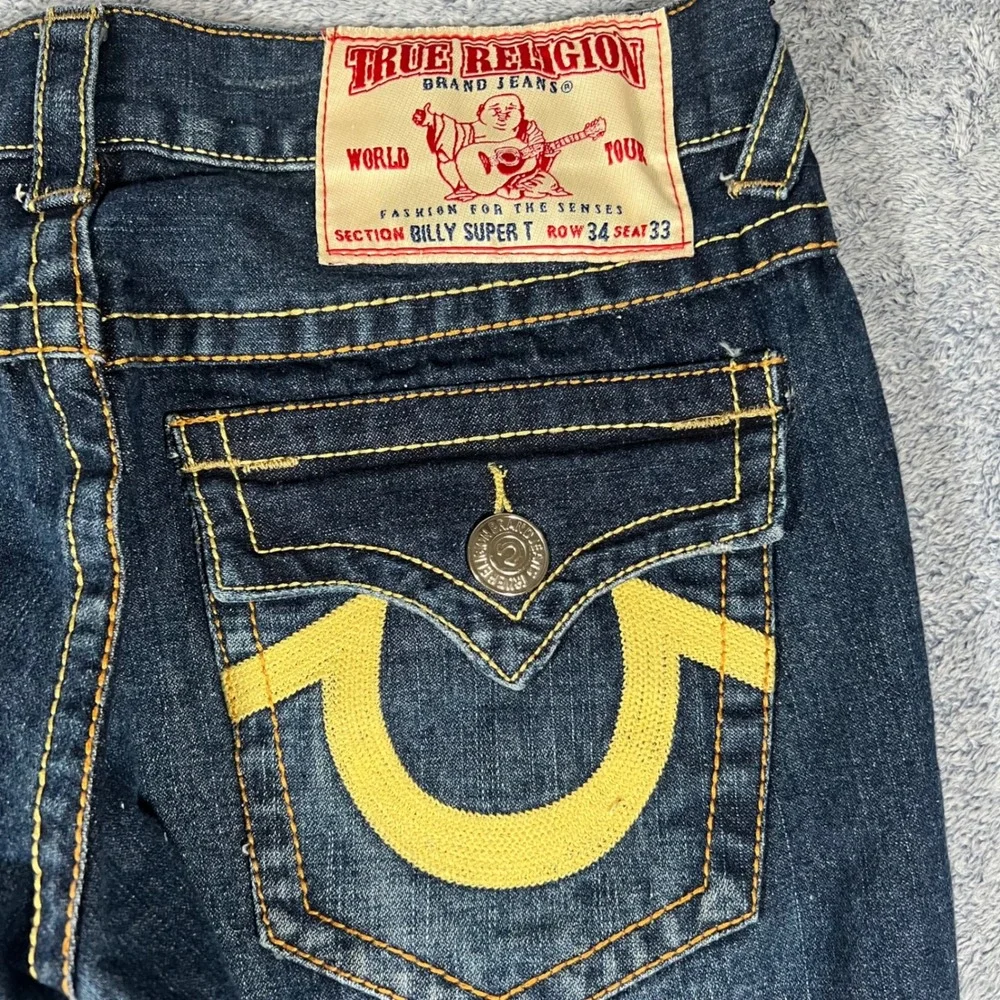 True Religion Billy Super T Dark Wash Straight Leg Jeans Men 34x33 Yellow Stitch